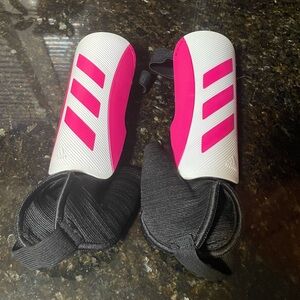 Girls Adidas Shinguards XS/S